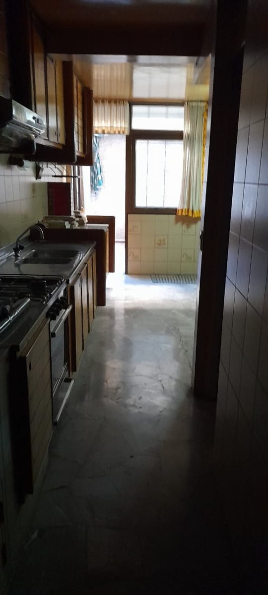 2f182de8-e140-446d-ab89-208047905199-1