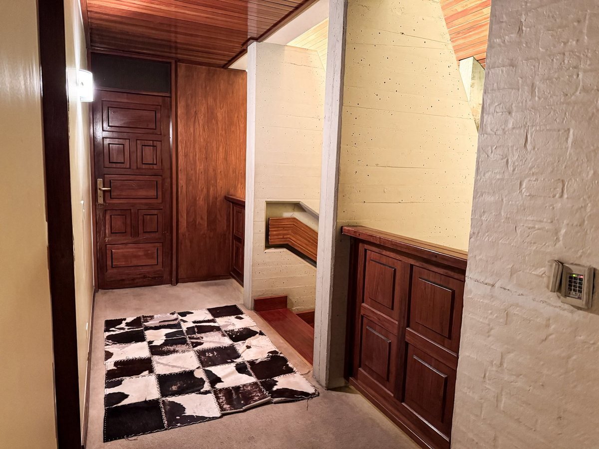 4abe1b7e-aaf7-46ec-906e-66c62c438c0a-1