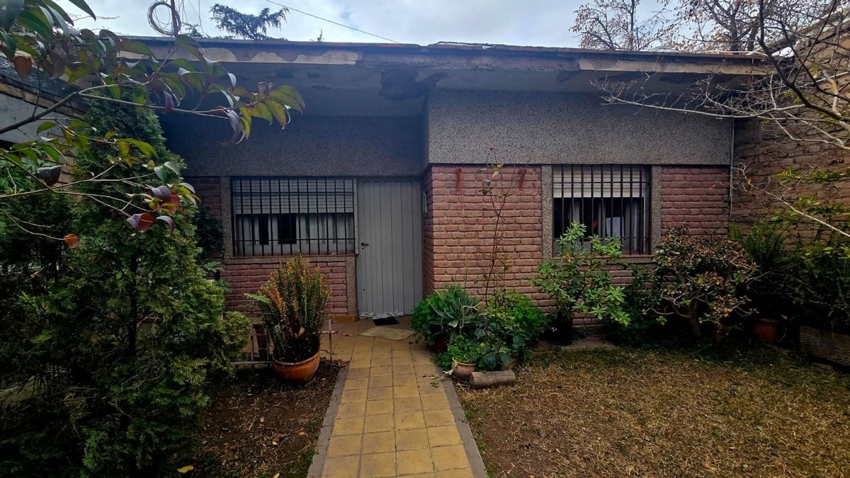 5b6f44f7-8e51-45b3-9ae0-1d653a9a10c9-1