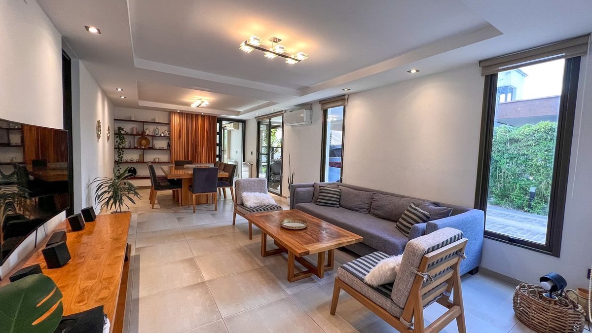 78ebf292-69a0-44ba-9d39-fd17e5e7ec37-1