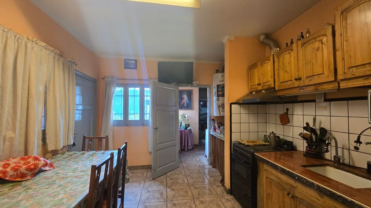 7d74d37e-da7d-4ad4-bb3f-df497cfd61fd-1