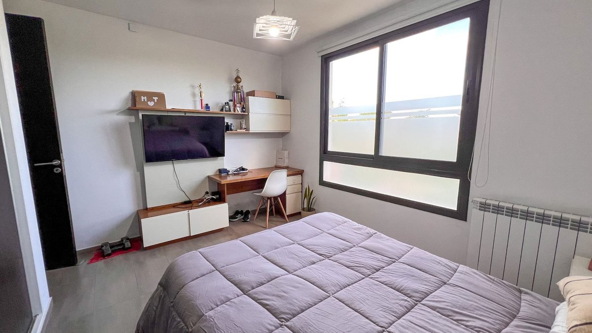 af5c77cc-33d8-4217-b414-4999ca44016c-1