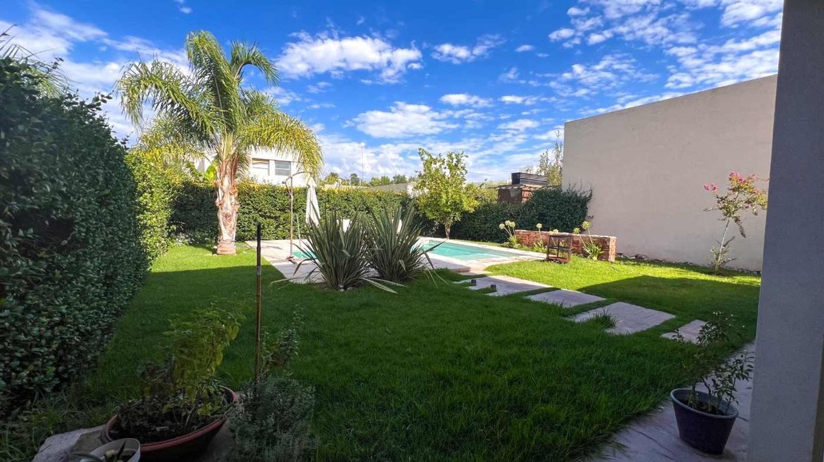 bdc44123-edf2-4106-8e5d-b4fd6f52938f-1