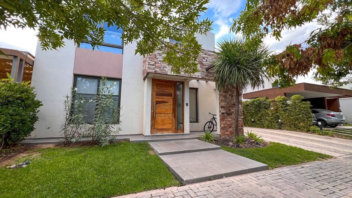 bf9bbbe8-9293-4361-8139-f08b1270a91d-1