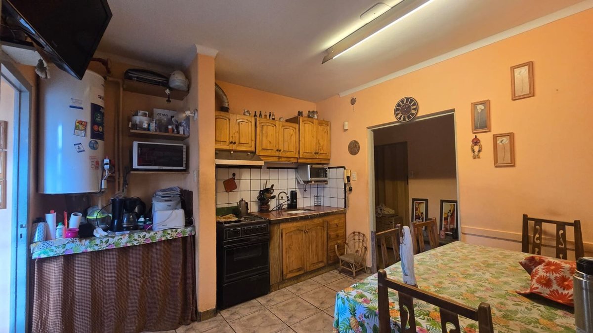 d8980641-4a87-4668-8106-45b34615aa4e-1