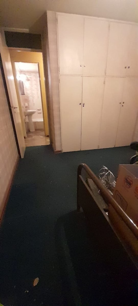 f2569c66-8ba5-4b5b-8ea7-5f823f63a00b-1