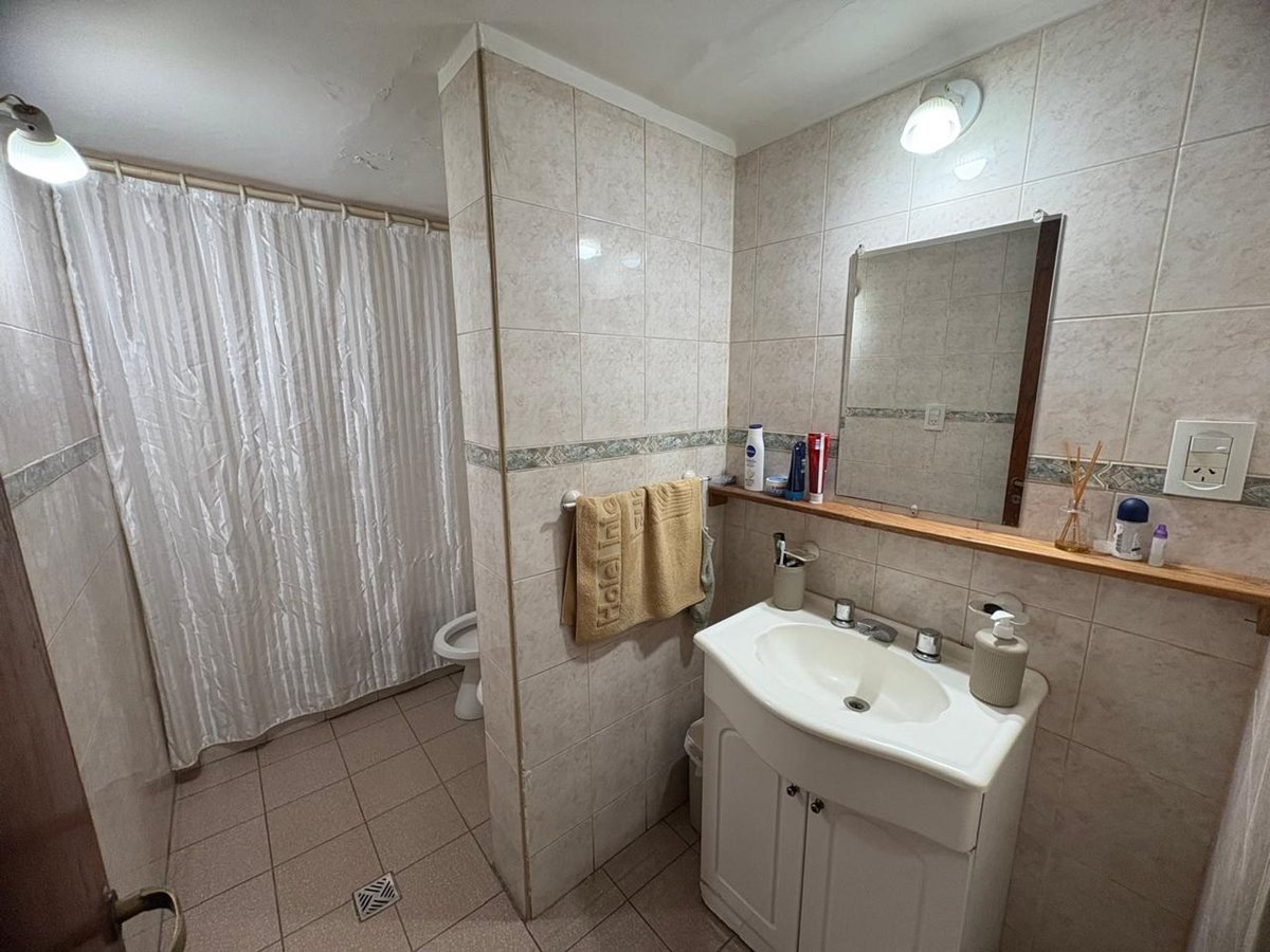 fe838d43-4e82-4c41-8557-50edc2b04f10-1